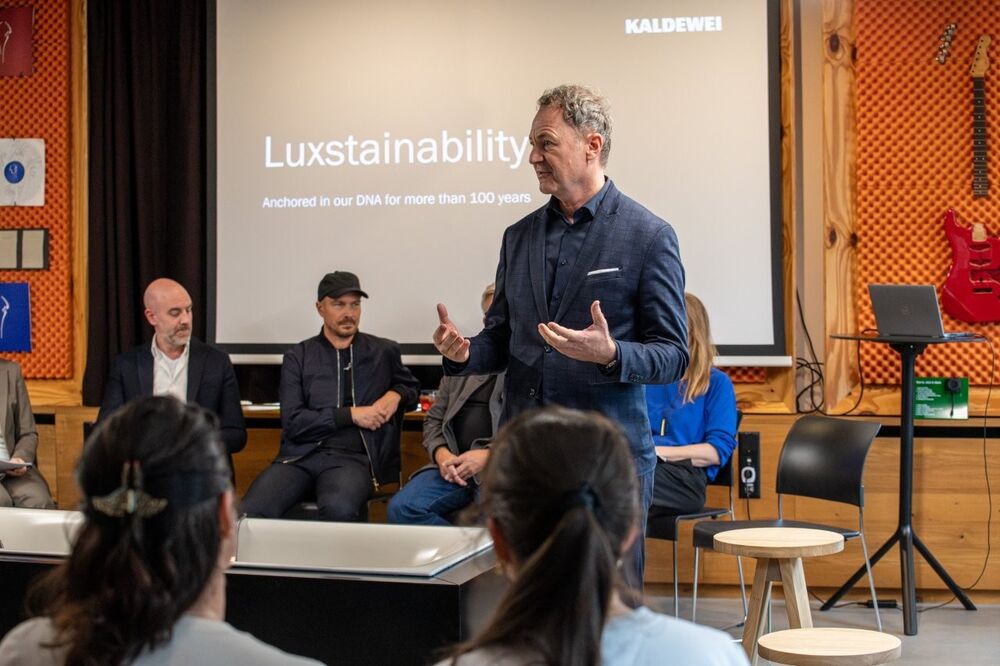 Gerd Kroiss, Sales Director Kaldewei Schweiz und Österreich, begrüsst zur Veranstaltung.